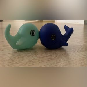 2 pair whale bath buddys